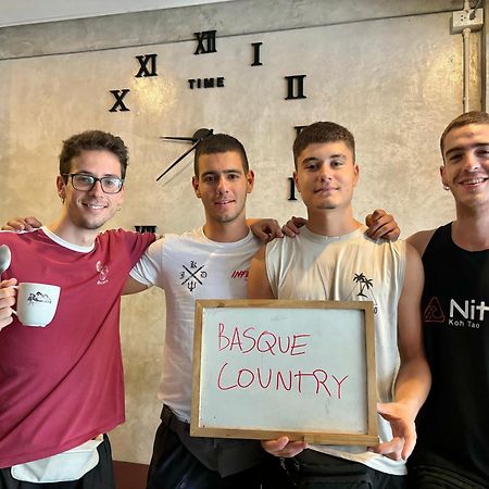 Doze Hostel Τσιάνγκ Μάι Εξωτερικό φωτογραφία