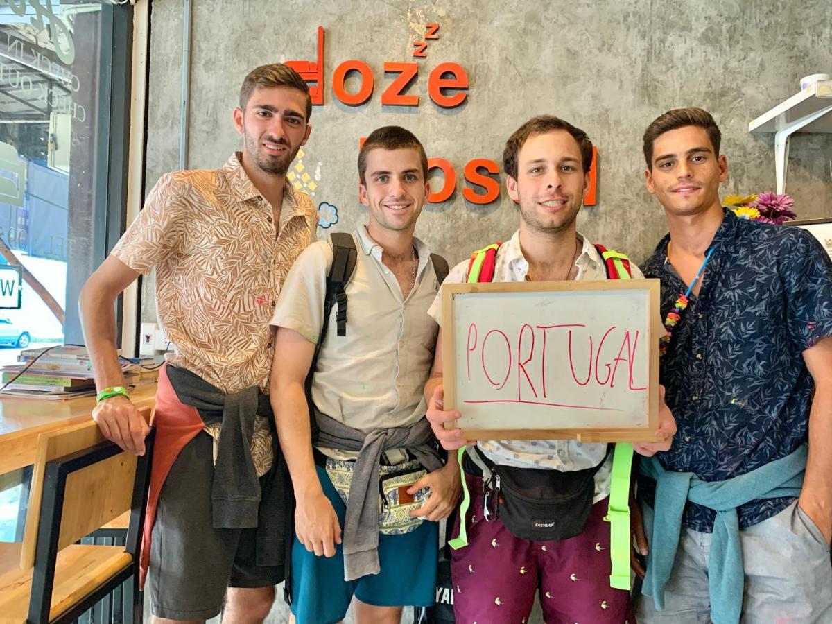 Doze Hostel Τσιάνγκ Μάι Εξωτερικό φωτογραφία