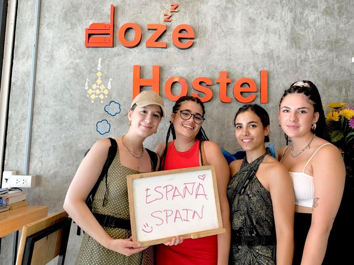 Doze Hostel Τσιάνγκ Μάι Εξωτερικό φωτογραφία