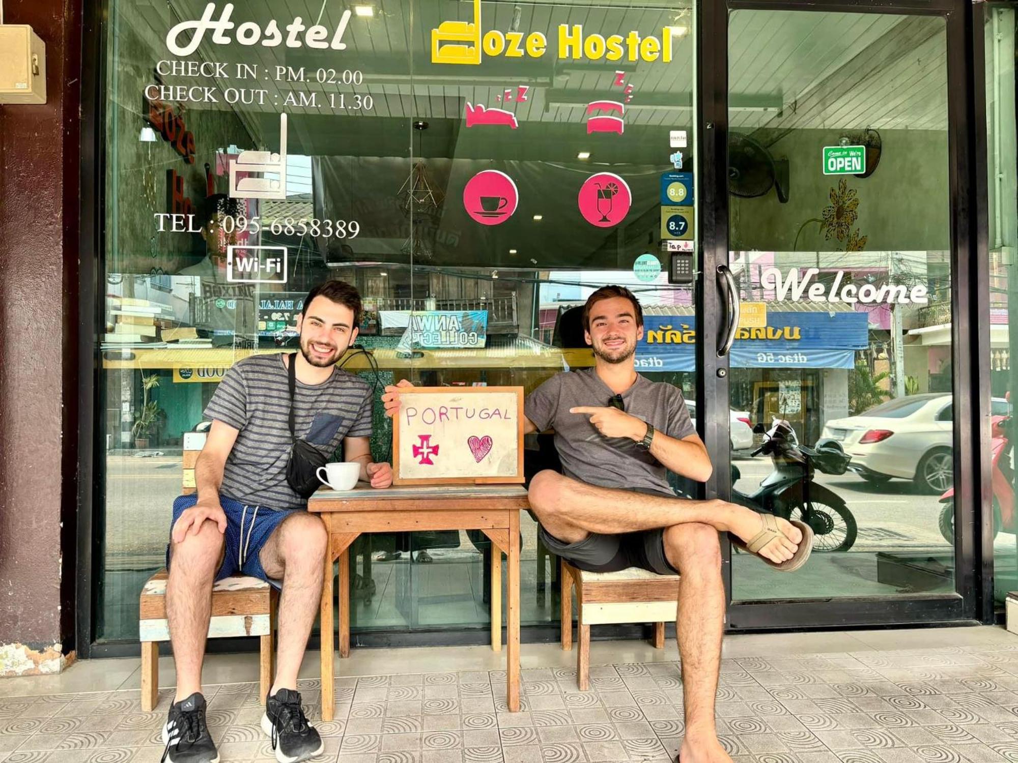 Doze Hostel Τσιάνγκ Μάι Εξωτερικό φωτογραφία