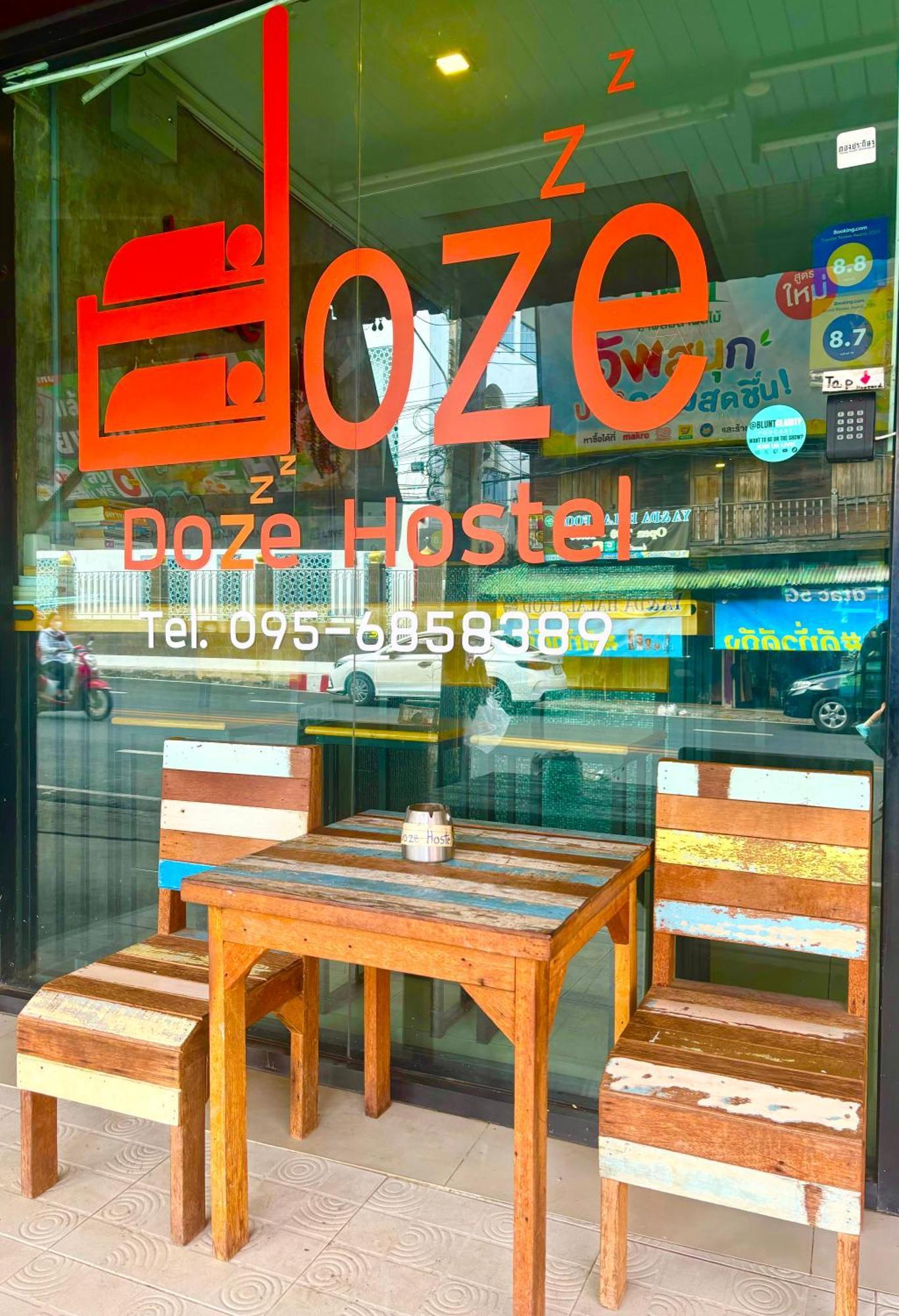 Doze Hostel Τσιάνγκ Μάι Εξωτερικό φωτογραφία